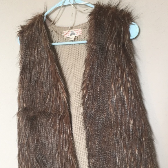 FINAL $ Pink Republic faux fur vest with knit back… - Picture 2 of 5